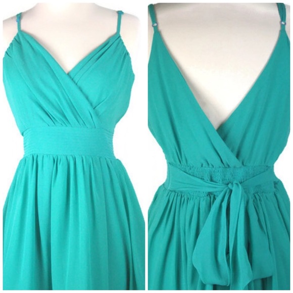 Double Zero Dresses & Skirts - Double Zero V-Neck Chiffon Dress